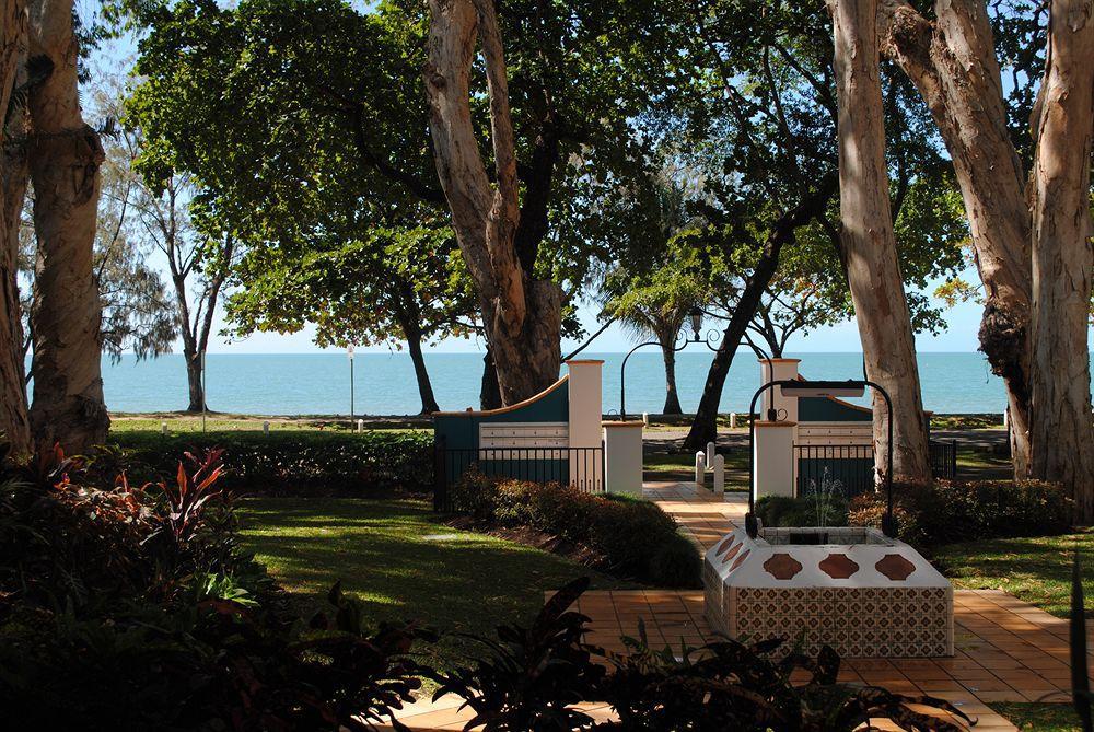 Beachview Apartments At Villa Paradiso Palm Cove Exterior foto