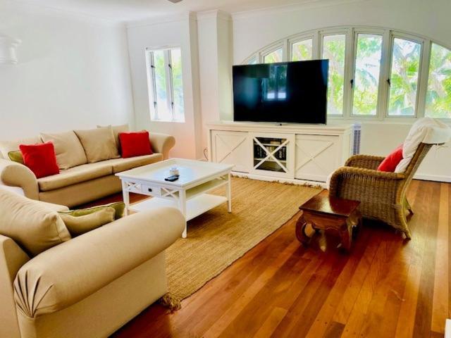 Beachview Apartments At Villa Paradiso Palm Cove Exterior foto